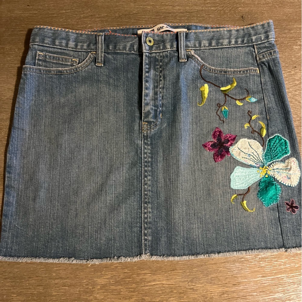 Gap Denim Skirt Floral Embroidery size 12